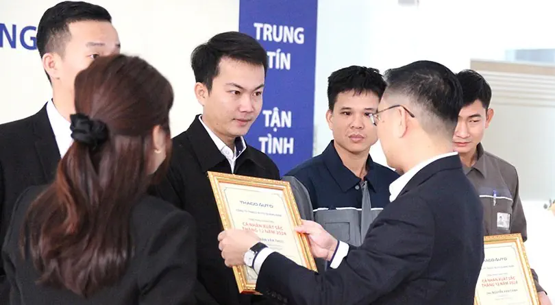 Lễ Chào cờ tháng 01/2025: THACO AUTO Quảng Nam triển khai các hoạt động phục vụ khách hàng trước Tết Nguyên đán