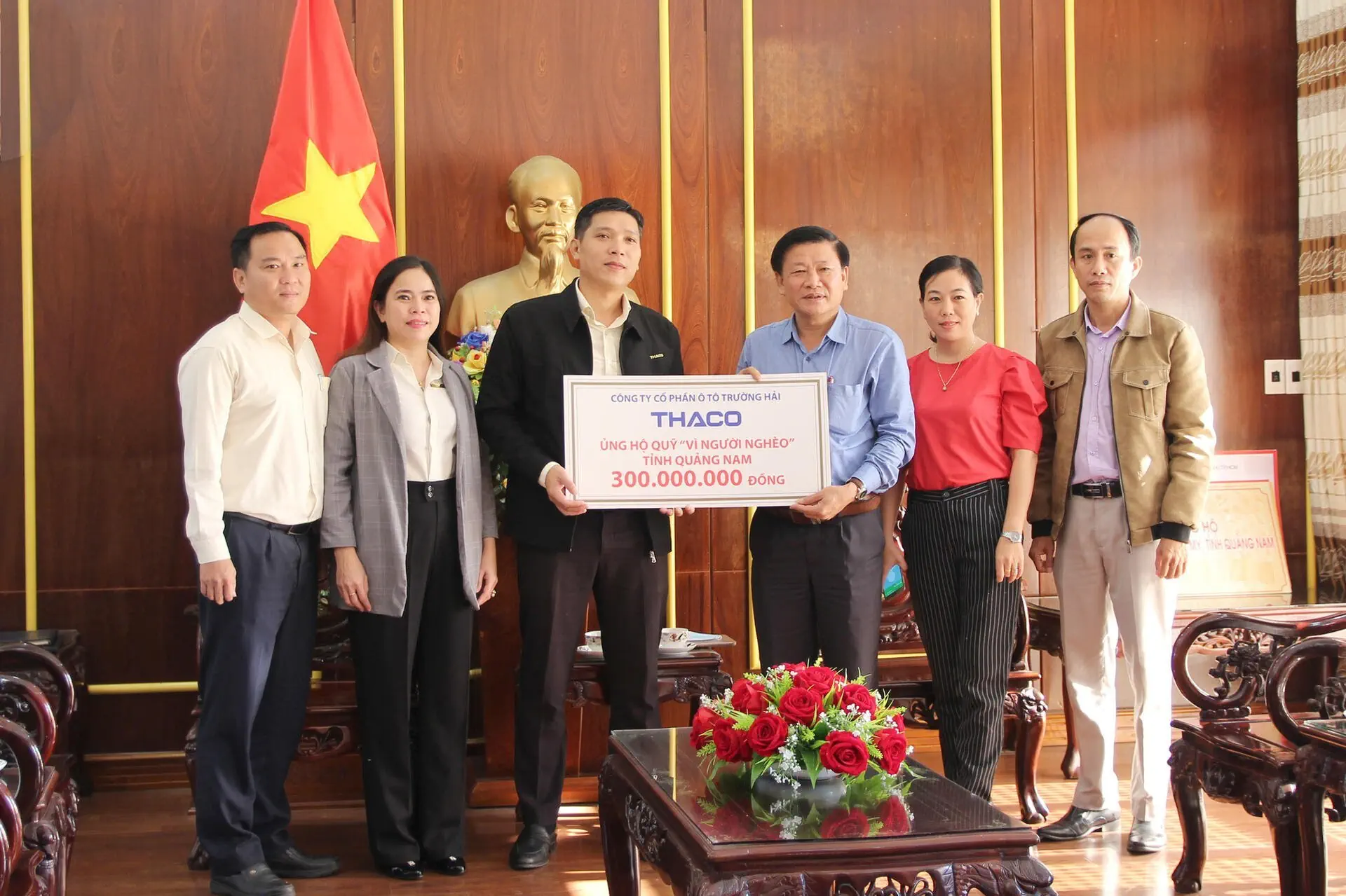 THACO ỦNG HỘ 300 TRIỆU ĐỒNG CHĂM LO TẾT VÌ NGƯỜI NGHÈO TỈNH QUẢNG NAM NĂM 2021