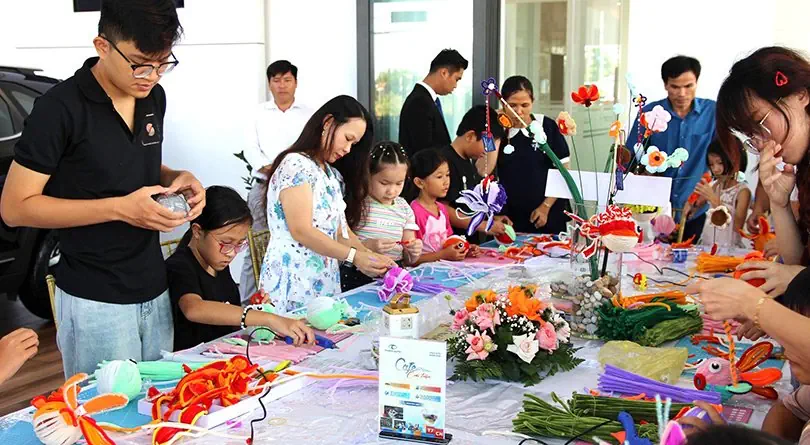 THACO AUTO Quảng Nam cùng khách hàng đón mùa trăng đoàn viên