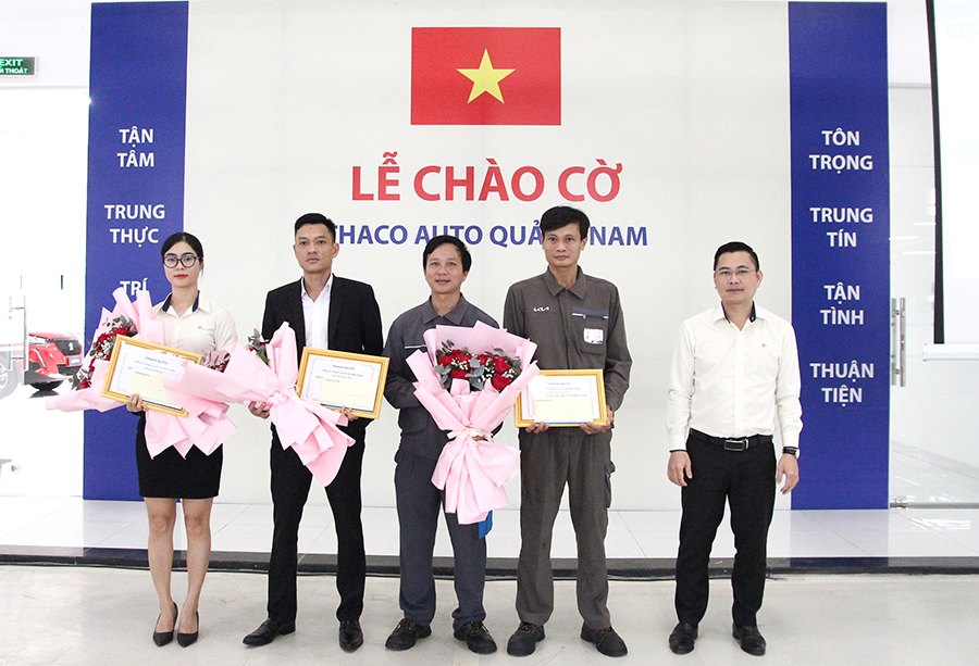 thaco-auto-quang-nam-khen-thuong-tap-the-xuat-sac-quy-iv-2023.jpg